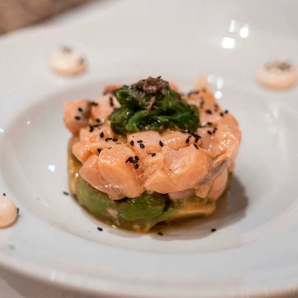 Salmon tartare with wakame seaweed and avocado, cold starter at The Beefeater Fuengirola